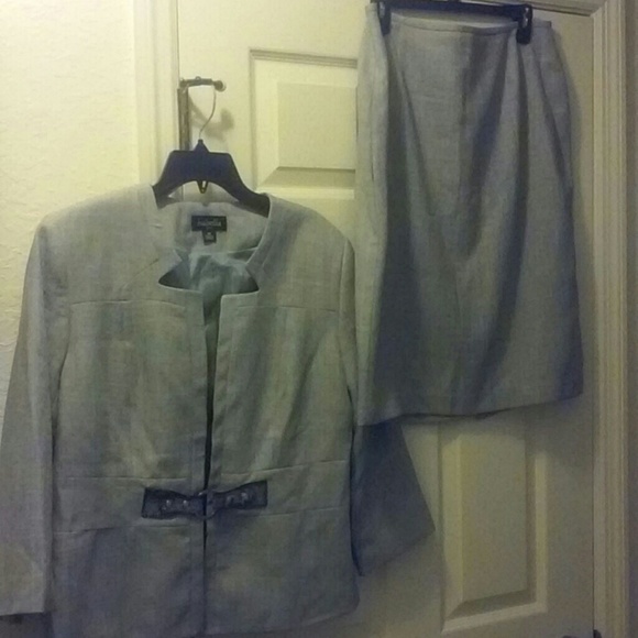 2-pc Suit - Picture 1 of 5
